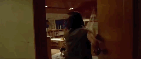 沒(méi)有所謂豪裝 客廳里1㎡也能把書(shū)收納得很漂亮