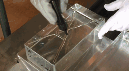 誰說玻璃磚過時了？人家不僅藝術(shù)感超強(qiáng)還能隔音